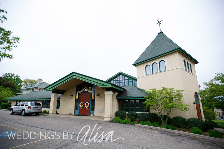 St. Bonaventure in Glenshaw Wedding day photos