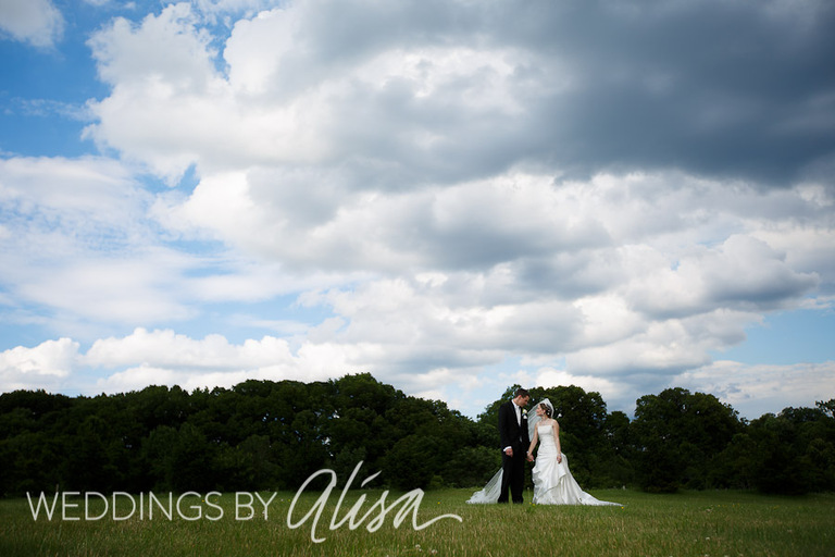 Wedding photos of bride and groom outside the Syria Mosque in Cheswick