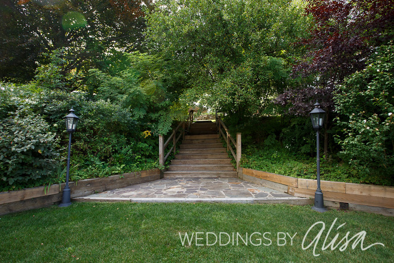 Outdoor ceremony at Springwood