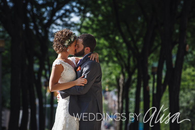 Summer wedding at Museum in Pittsburgh