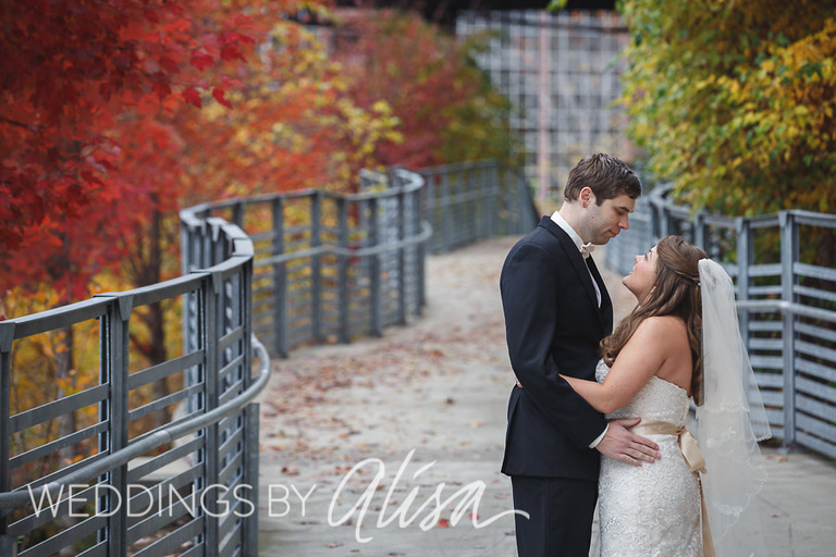 Fall in downtown Pittsburgh wedding photos