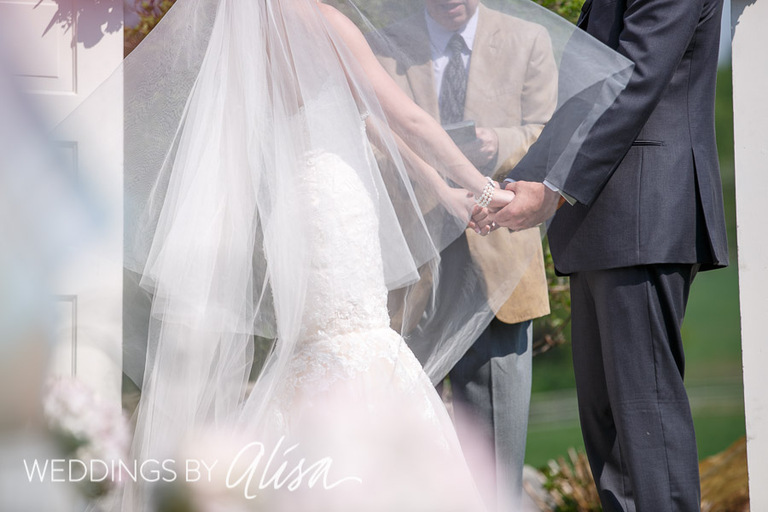 Outdoor summer wedding ceremony in Pittsburgh