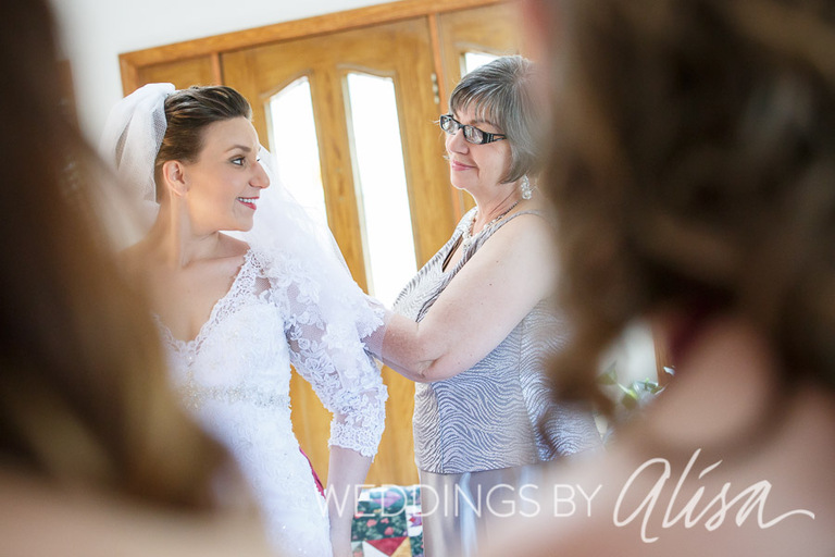 Bride getting ready with mom before South Hills wedding in Pittsburgh