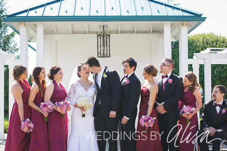 Funny bridal party photos in Pittsburgh