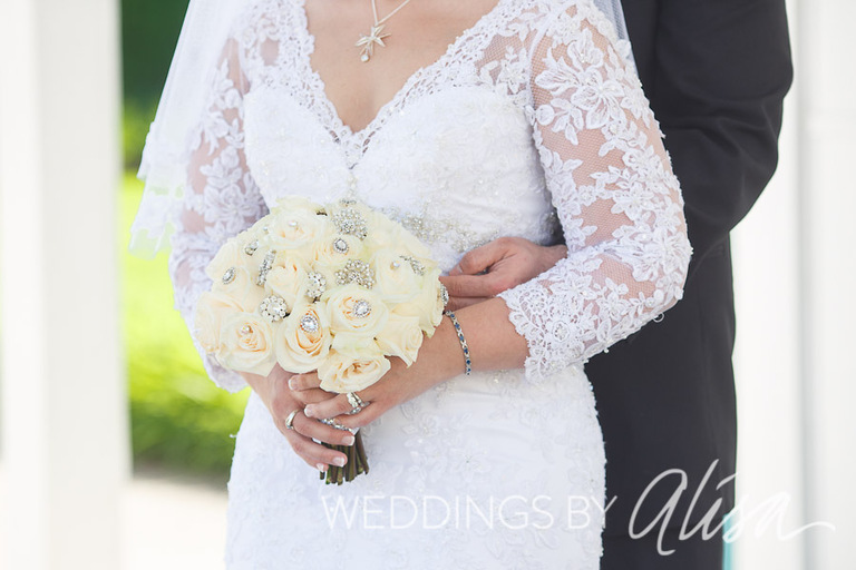 Brooch and flower bridal bouquet
