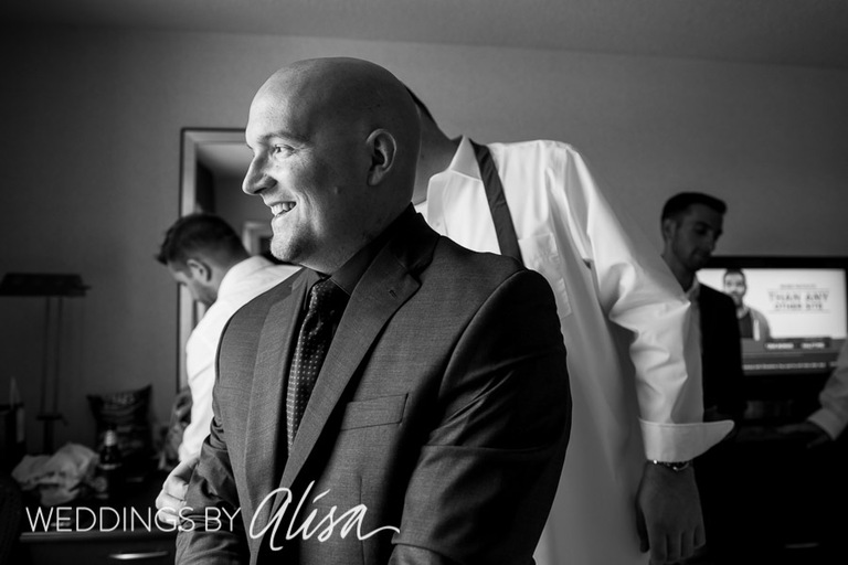 Groom getting ready for wedding in Pittsburgh