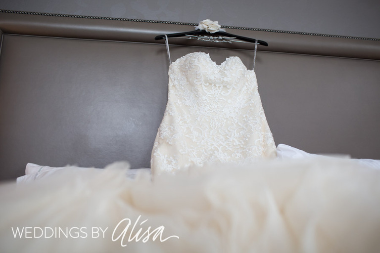Getting ready for wedding at Renaissance Hotel in Pittsburgh