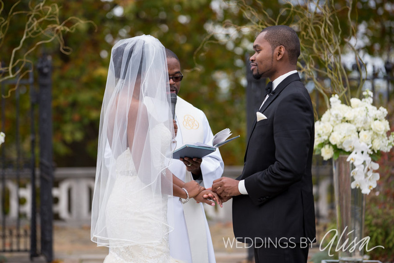 Outdoor wedding ceremony in fall in Pittsburgh