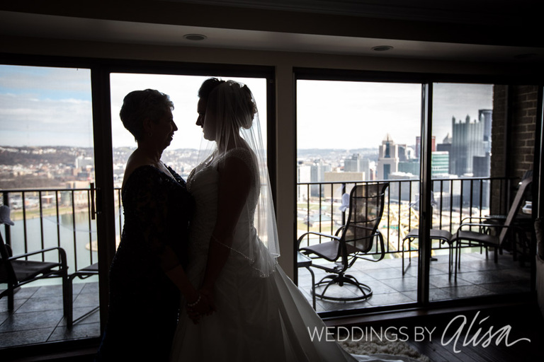 Mother and Daughter on Wedding day in Pittsburgh