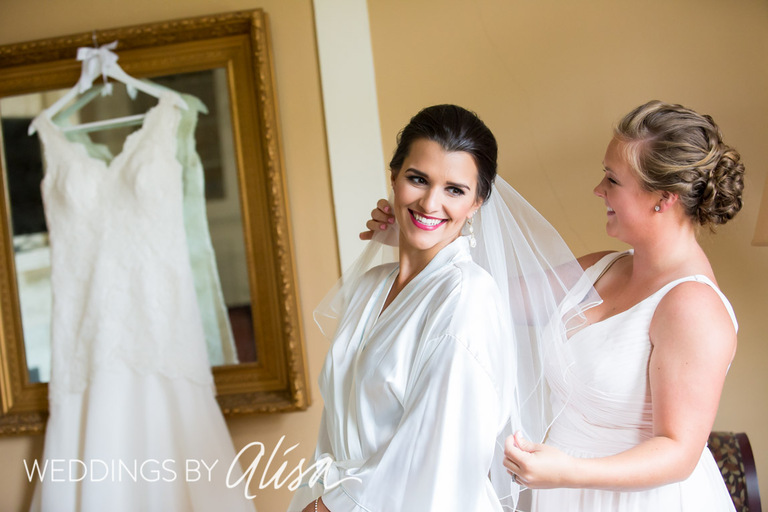 Getting Ready for Wedding at Mansions on Fifth