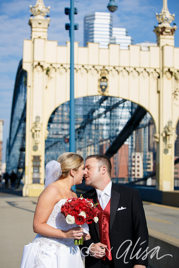 st-mary-on-the-mount-pittsburgh-wedding-photos-pictures-24 Smithfield Street Bridge Wedding Photography