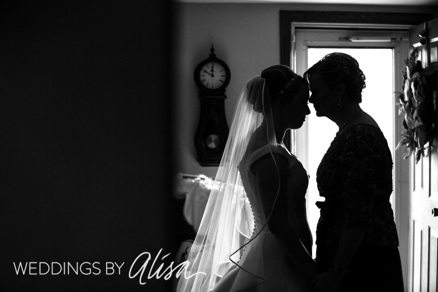 Capturing moments on Wedding day